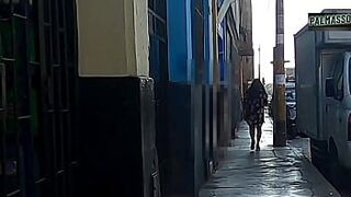На улице зрелую даму преследует, ловит и трахает молодой человек в обмен на выплату ее долгов - Пожалуйста, не занимайте слишком много времени, чтобы трахаться! мне нужно идти домой - порно видео