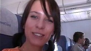 Намазанная маслом милашка в горячем любительском сексе на летних каникулах - порно видео