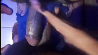 Растирание членов в сауне - порно видео