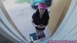 Рот кончил настоящая тинка - порно видео