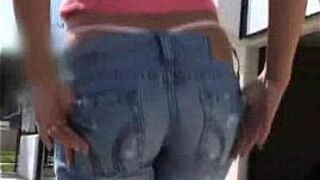 Юную шлюшку снял незнакомец - порно видео