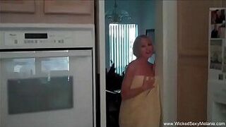 Фантазия в бондаже, милфа с завязанными глазами - порно видео
