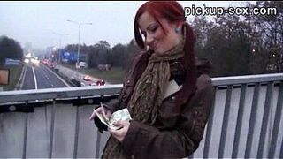 Рыжая чешка Белинда в любительском видео проанализировала и наполнила киску кримпаем - порно видео